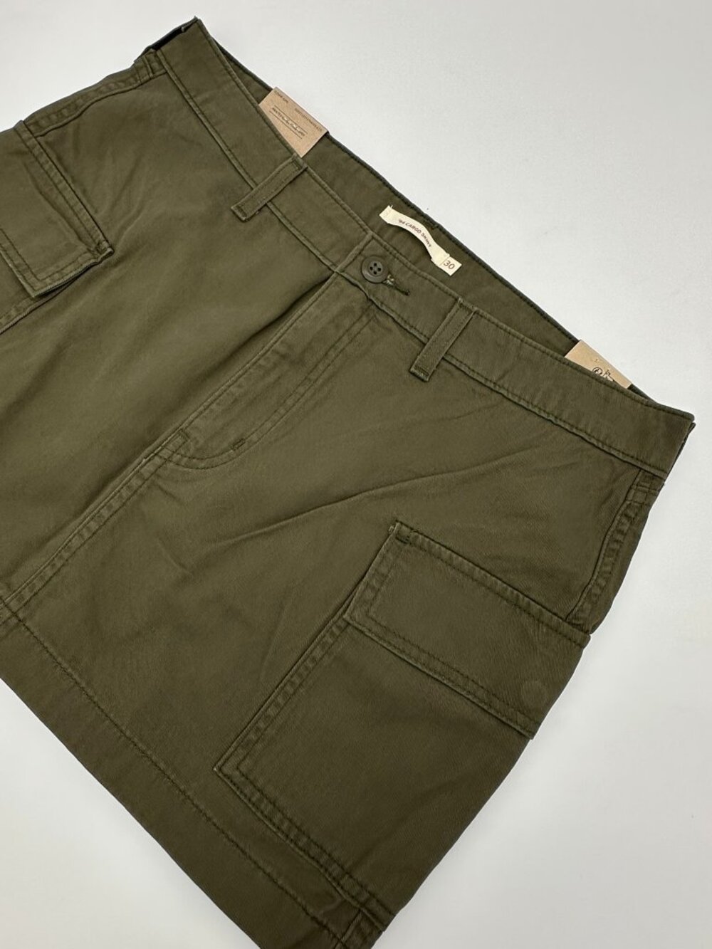 Levi's Women's Mid Rise Slim 100% Cotton '94 Cargo Mini Skirt Size 30 Green